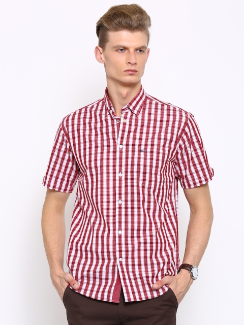 

Arrow Sport Men Red & White Regular Fit Checked Casual Shirt
