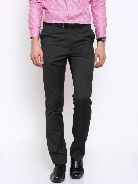 

Arrow Men Charcoal Grey Solid Tapered Fit Flat-Front Trousers