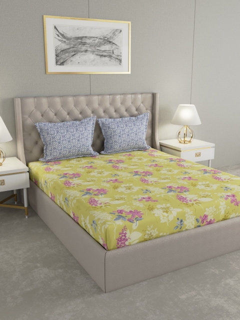 

BLUSH Green Floral Printed 144 TC Queen Bedsheet with 2 Pillow Covers