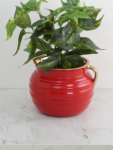 

Home Centre Red & Gold-Toned Textured Ceremic Planter