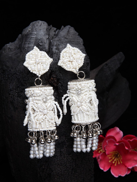 

Moedbuille Off White Contemporary Drop Earrings