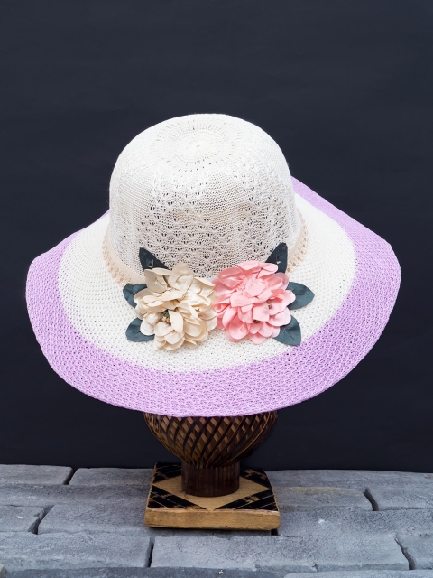 Golden Peacock Women White & Lavender-Coloured Woven-Design Floral Straw Sun Hat
