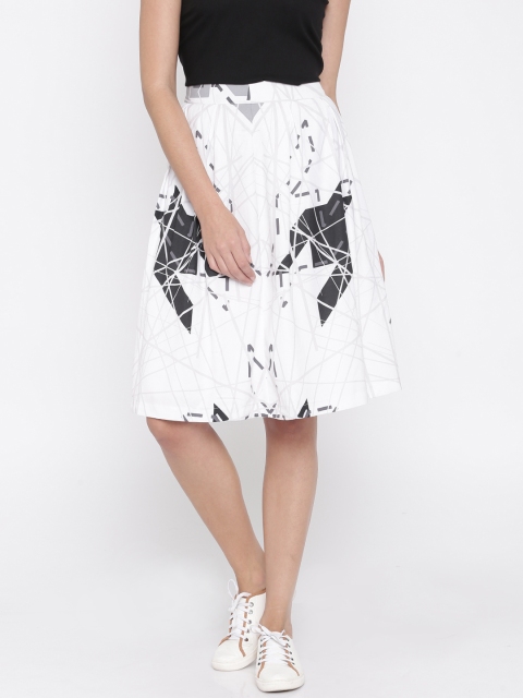 

Vero Moda White & Black Printed Flared Skirt