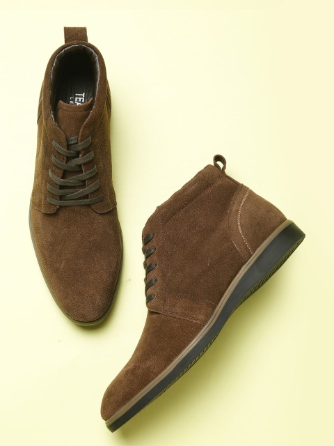 

Teakwood Leathers Men Brown Perforations Suede Derbys