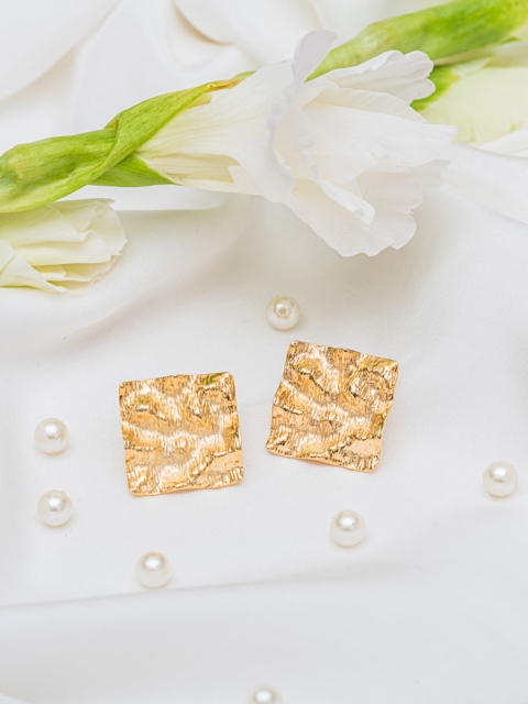 

Queen Be Gold-Toned Contemporary Studs Earrings