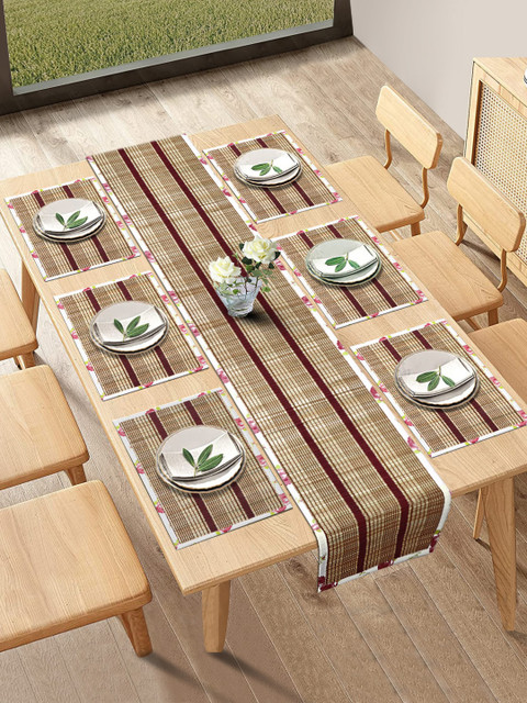

HomeStorie Beige & Maroon Set Of 6 Handmade River Grass Table Placemats with Runner