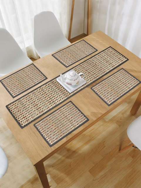 HomeStorie Grey & Beige Set Of 4 Handmade River Grass Table Placemats with Runner
