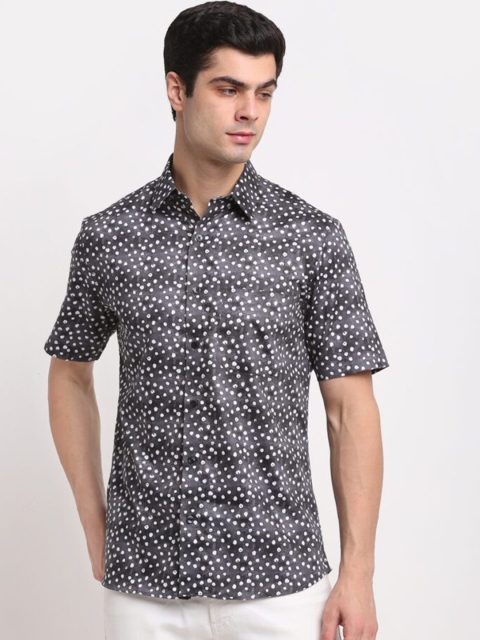 

FINNOY Men Grey Slim Fit Opaque Printed Casual Shirt