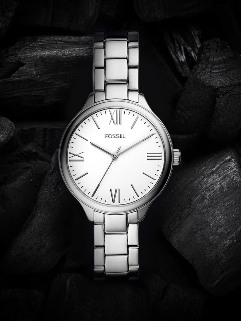

Fossil Women Silver-Toned Analogue Watch with Bracelets BQ3542SET, White