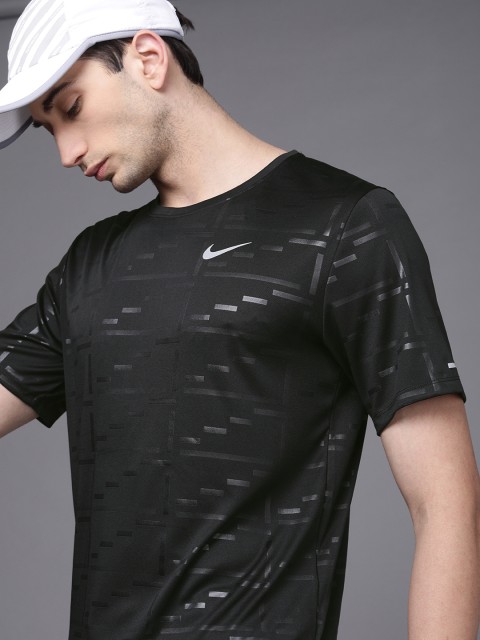 

Nike Men Black Brand Logo Printed T-shirt