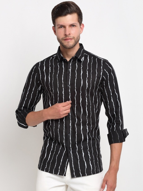 

FINNOY Men Black & White Slim Fit Striped Casual Shirt