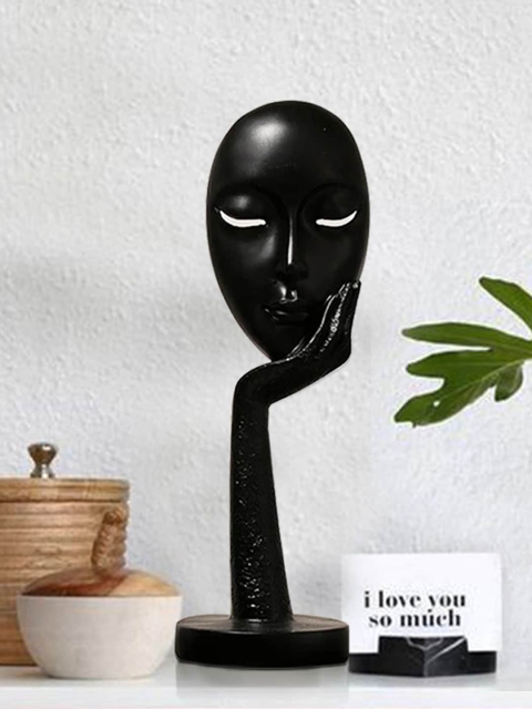 

THE ARTMENT Black Resin Myra Table Showpieces