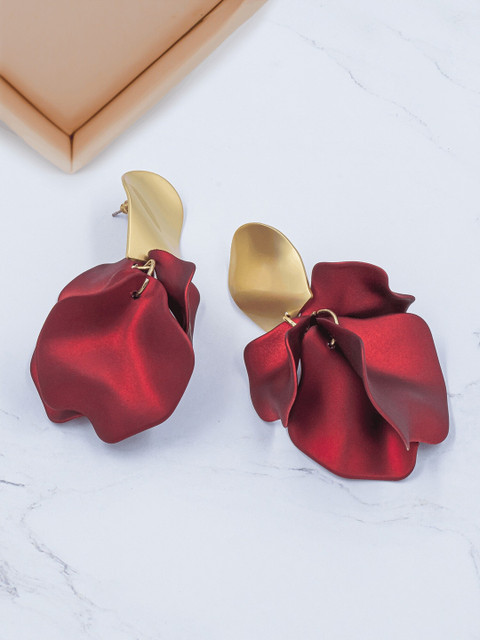 

Bellofox Red & Gold-Toned Quirky Studs Earrings