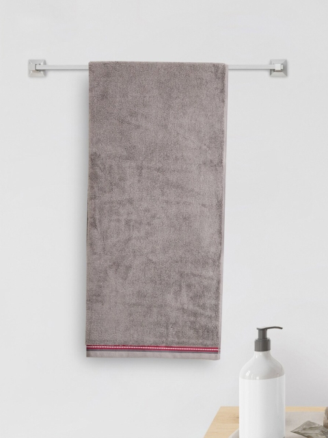 

Home Centre Grey & Red Solid 110 GSM Cotton Bath Towel