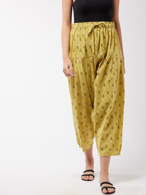 

InWeave Women Yellow & Black Printed Cotton Three-Fourth Dhoti Pants