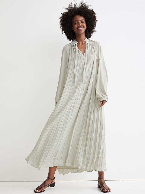 

H&M Women Green Solid V-neck Pleated Maxi Dress