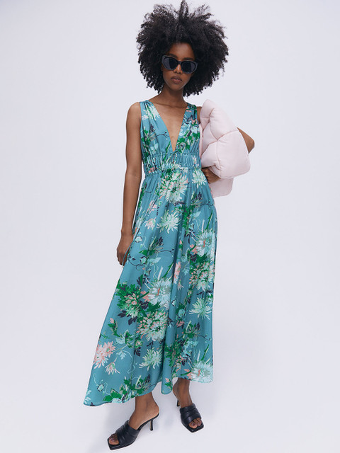 

H&M Turquoise Blue & Green Floral Printed Lyocell Blend V-Neck Dress