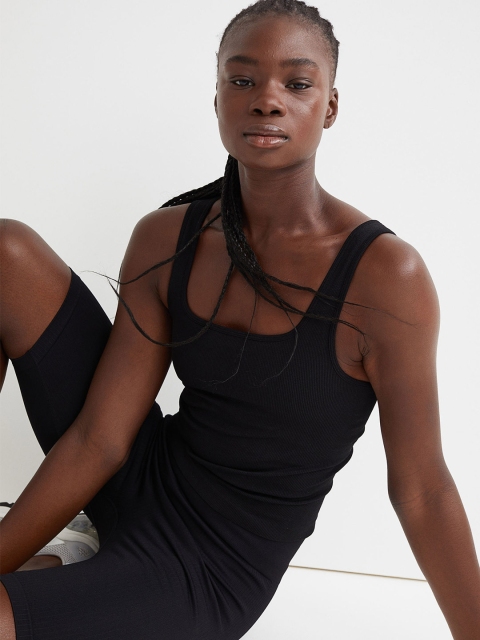 

H&M Women Black Solid Seamless Bra-Detail Sports Top