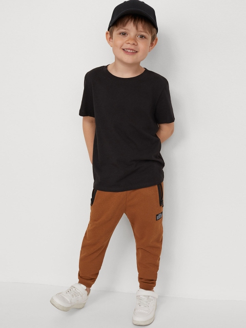 

H&M Boys Brown Solid Mid-Rise Cotton Blend Joggers