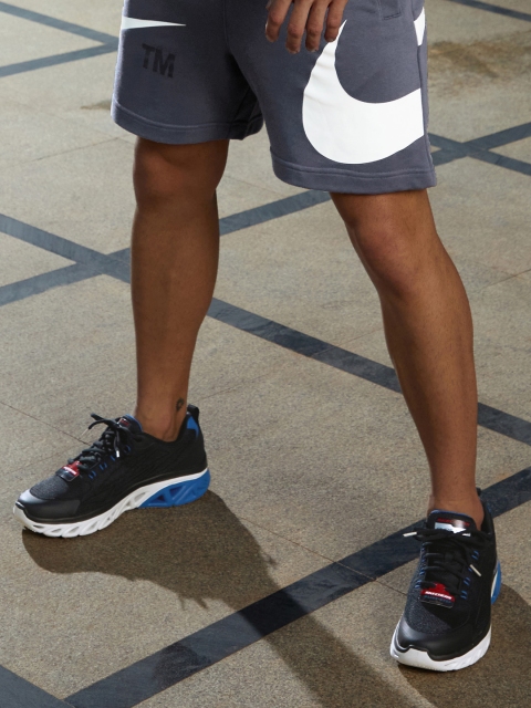 

Skechers Men Black GLIDE-STEP SPORT-CONTROLLER Sneakers