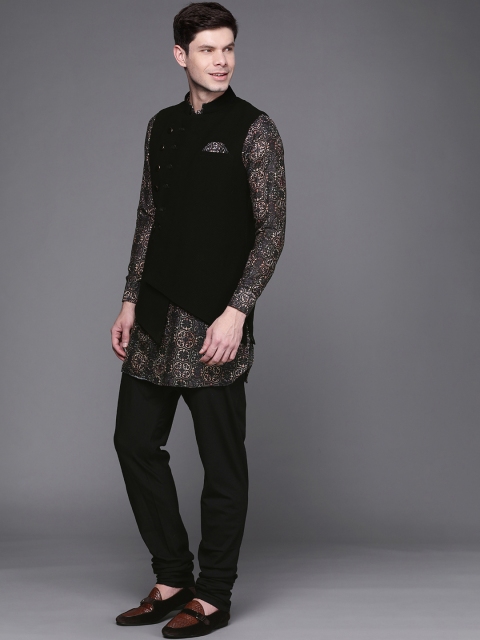 

Manu Men Black Ethnic Motif Printed Regular Kurta & Churidar with Nehru jacket