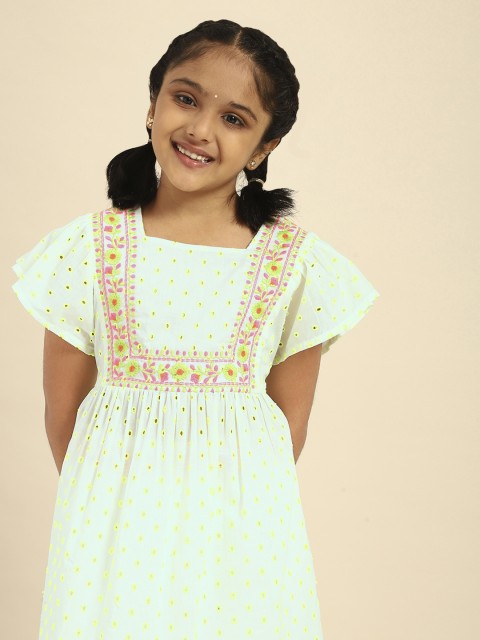 

House of Pataudi Girls Green Embroidered Pure Cotton Kurta