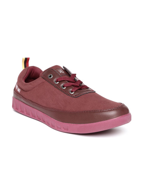

Numero Uno Men Burgundy Solid Sneakers