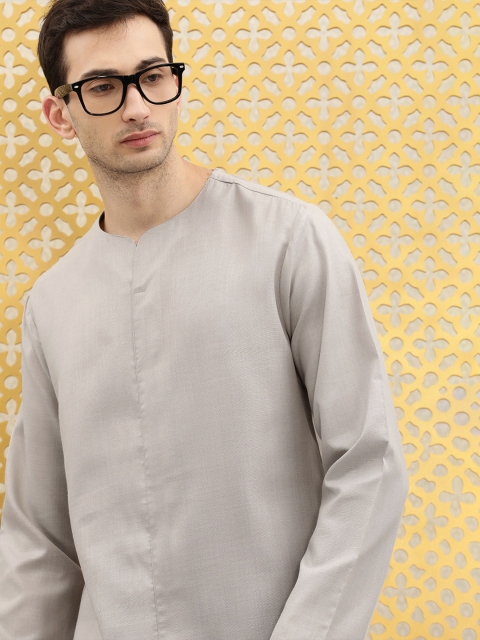 

Ode by House of Pataudi Men Grey Solid Rozana Kurta