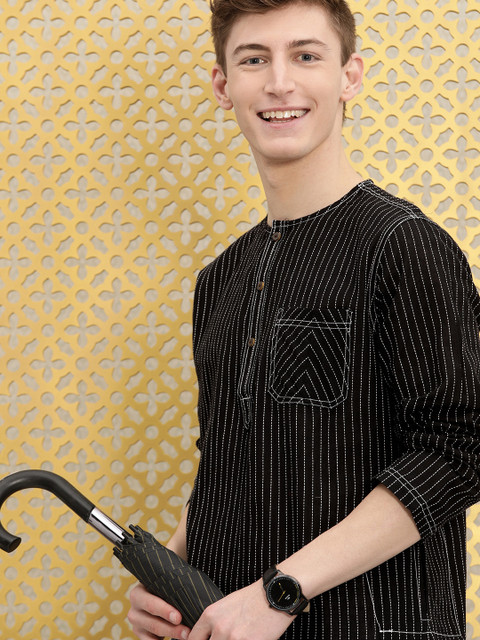 

Ode by House of Pataudi Men Black & White Striped Thread Work Rozana Kurta