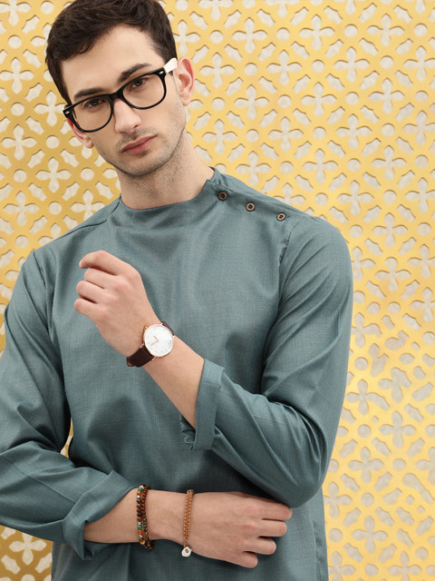 

Ode by House of Pataudi Men Green Solid Rozana Kurta