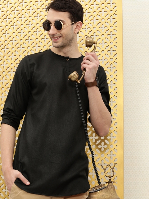 

Ode by House of Pataudi Men Black Solid Rozana Kurta