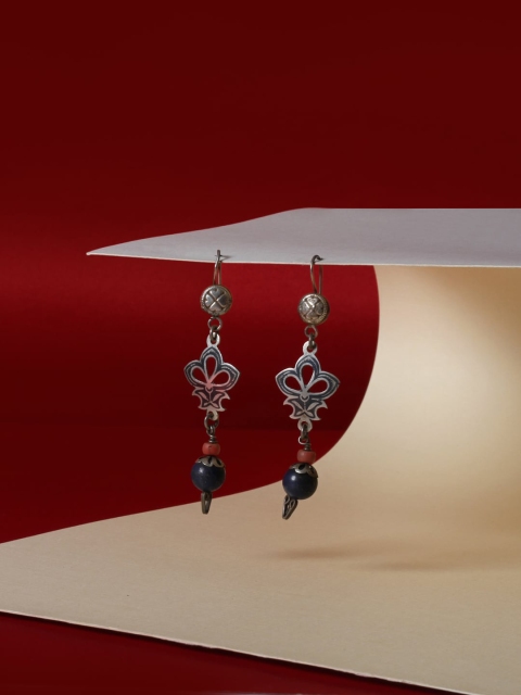 

SANGEETA BOOCHRA Silver-Toned & Blue Classic Drop Earrings