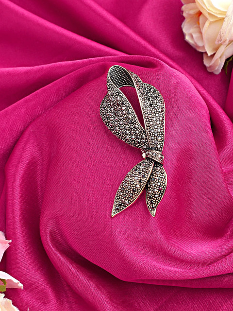 

Mali Fionna Gold-Toned & Black Stone-Studded Brooch