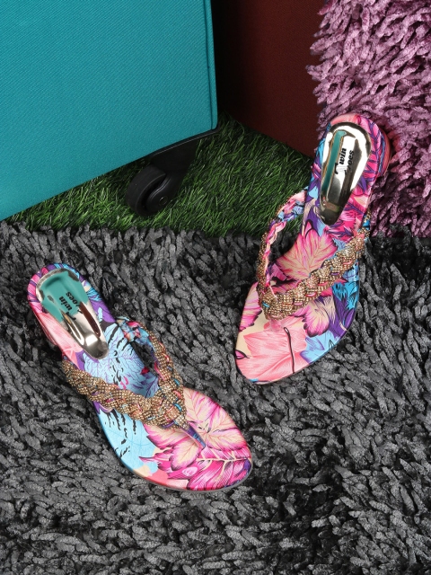 

TWIN TOES Women Pink Woven Design Block Sandals
