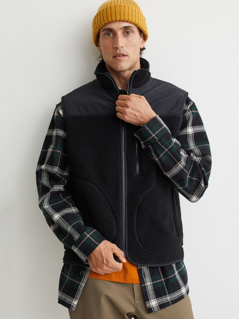 

H&M Men Black Solid Faux Shearling Gilet