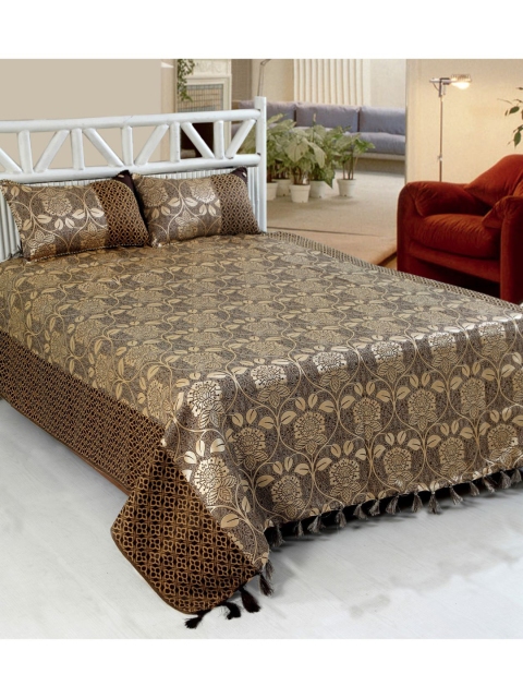 

Varde Beige & Gold Colored Woven Design Double Bed Cover With 2 Pillow Covers