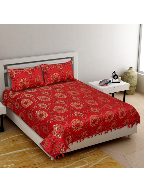 

Varde Red & Beige Woven-Design Jacquard Double Bed Cover With Pillow Covers
