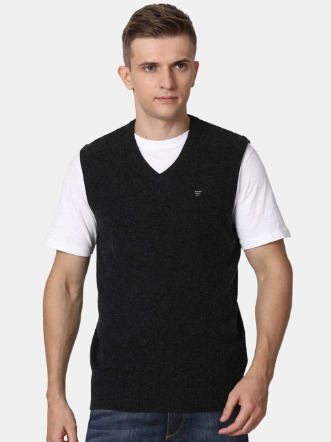 

t-base Men Black Sweater Vest