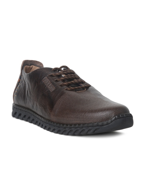 

Buckaroo Men Brown Textured Leather Sneakers