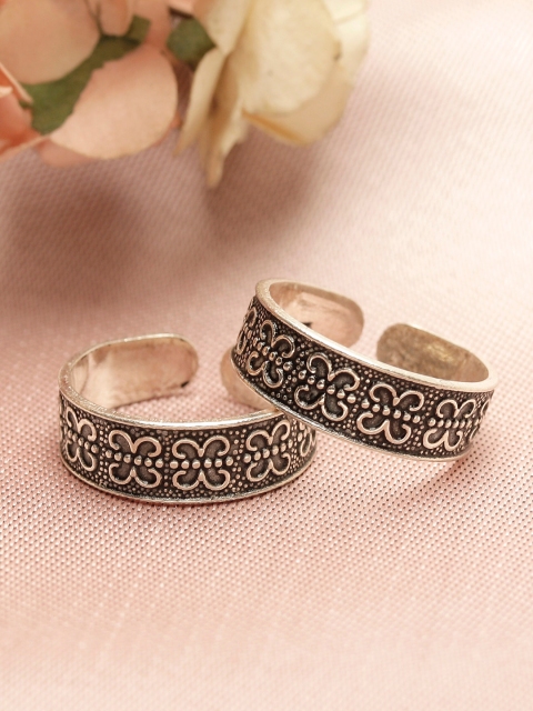 

GIVA 925 Sterling Silver Oxidised Clover Luck Toe Ring