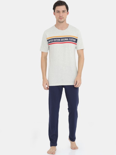 

Masculino Latino Men Off White & Navy Blue Typography Printed Pure Cotton Night Suit