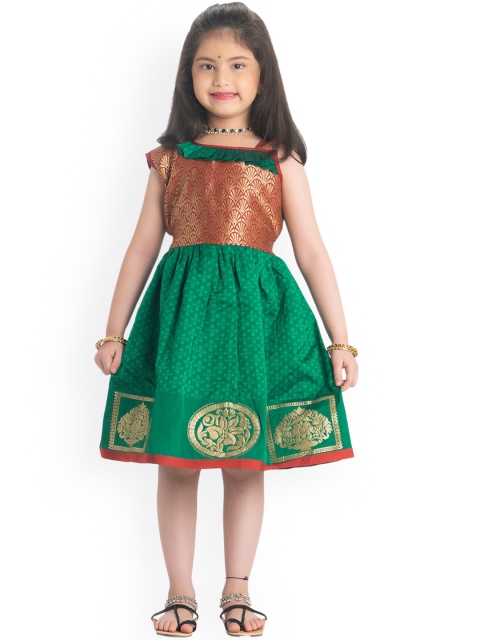 

Rangapures BHARTIYA PARIDHAN Girls Green & Gold-Toned Ethnic Motifs Dress