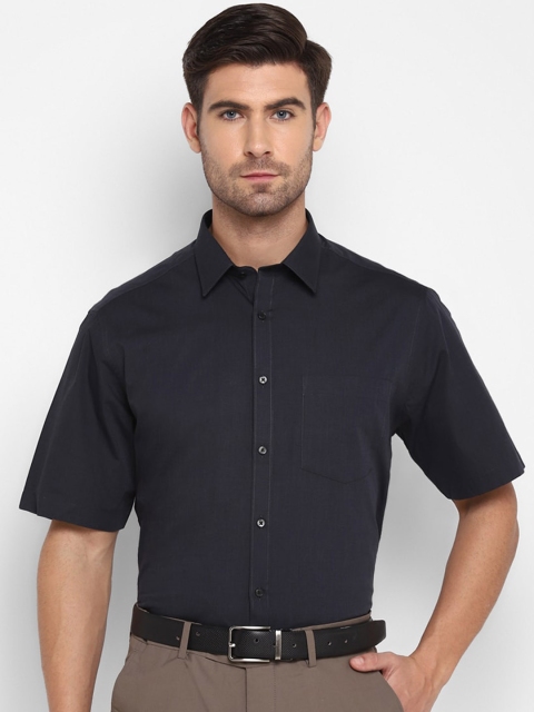 

Turtle Men Black Opaque Cotton Formal Shirt