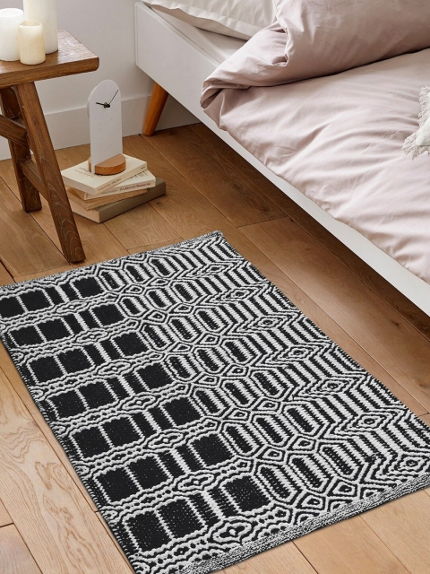 

KICA Black & White Geometric Pure Cotton Rectangular Dhurrie