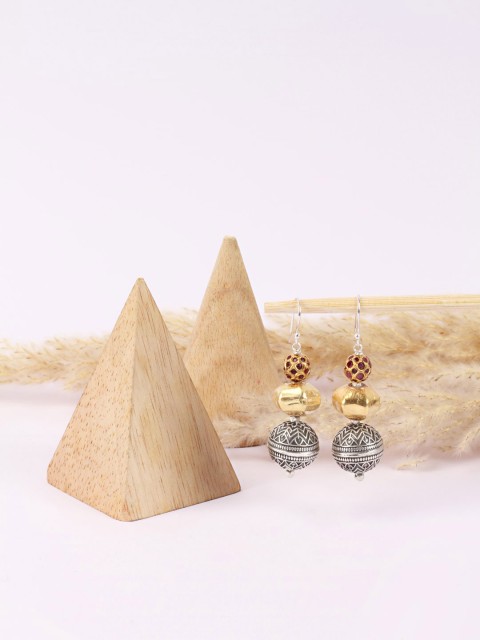 

SANGEETA BOOCHRA Silver-Toned Contemporary Studs Earrings