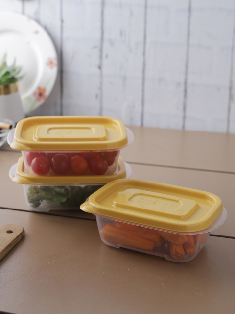 

Lock & Lock Set of 3 Transparent Plastic Food Storage Container With Lid