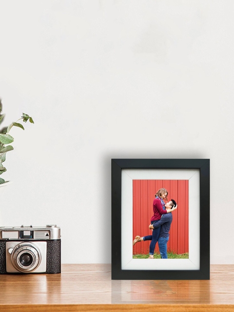 

WENS Black & White Double Framing Synthetic Wood Table Photo Frame