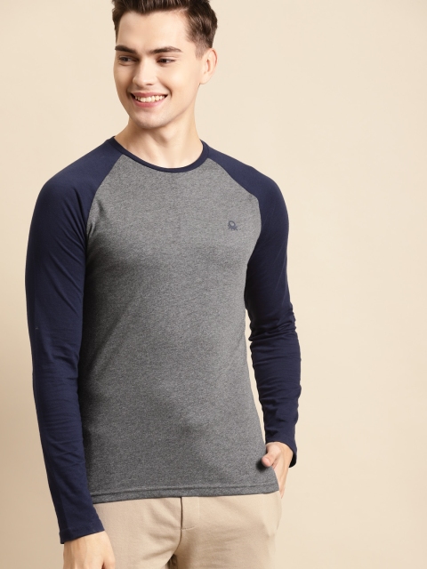 

United Colors of Benetton Men Grey Melange Solid T-shirt
