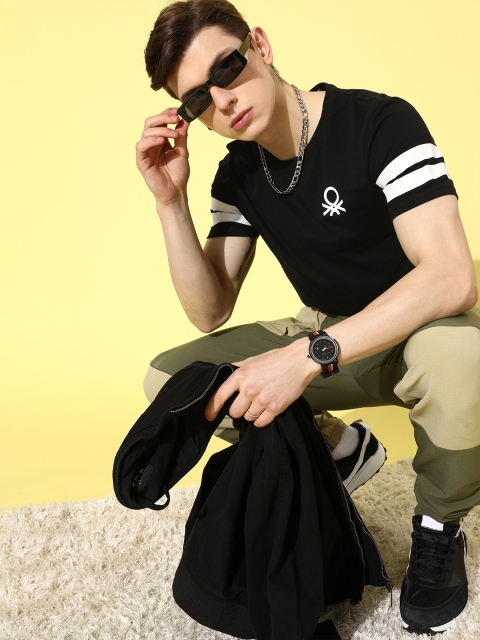 

United Colors of Benetton Men Black Printed Carefree Shape Tshirt