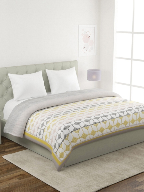 

Fabindia Grey & White Geometric Mild Winter 400 GSM Double Bed Quilt